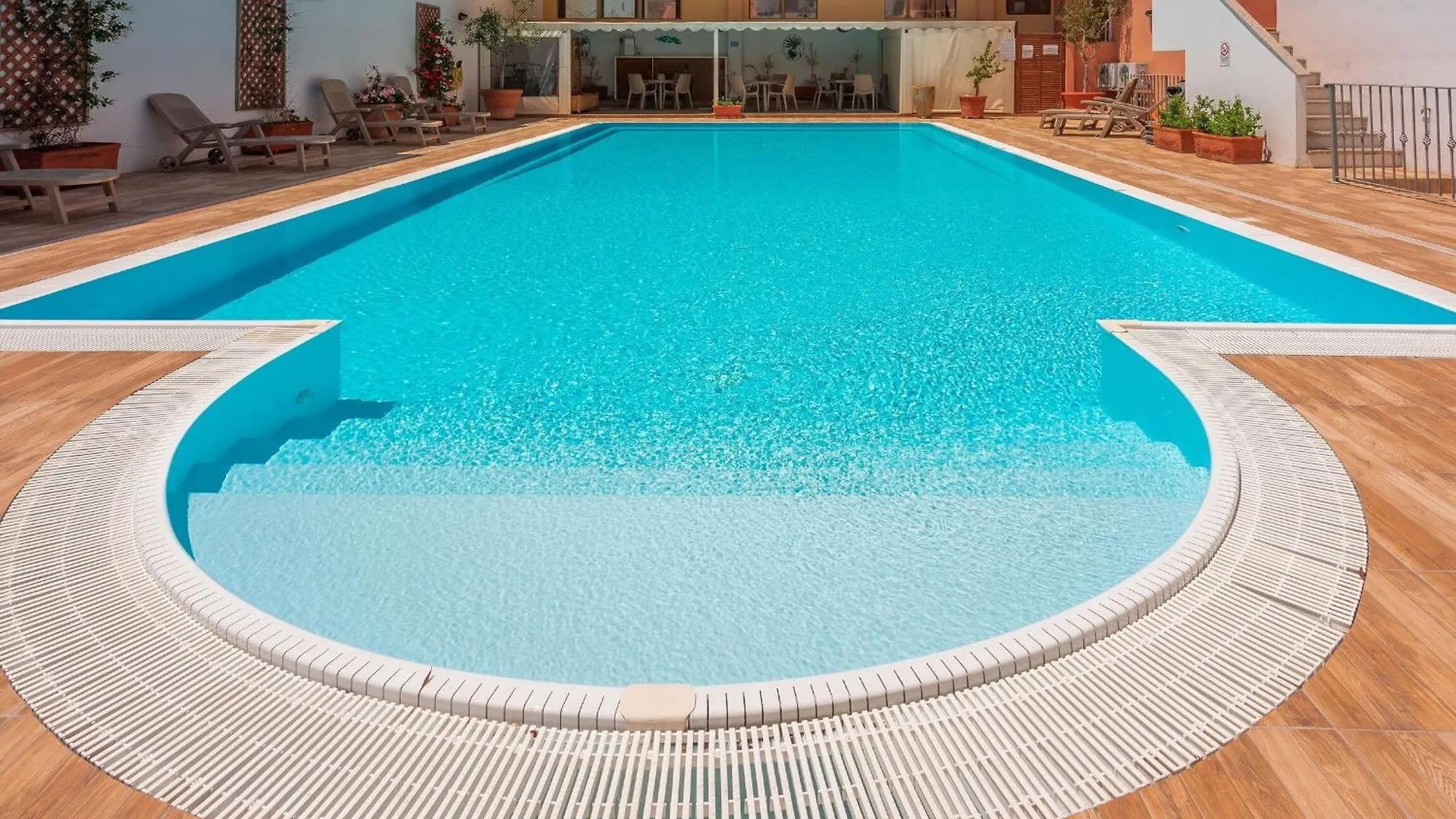 Cristal Blu Apartments In Santa Teresa di Gallura Italia